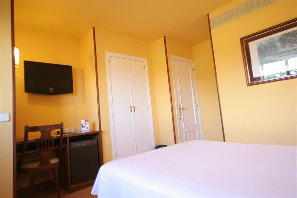 B&B Hotel Oviedo Viella  部屋 写真